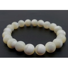 Bracelet en nacre naturelle – Énergie féminine & douceur | Spiritual-Deity